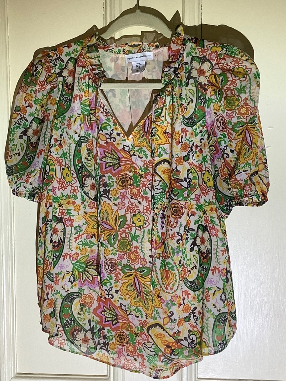 Cupcakes and cashmere Top M